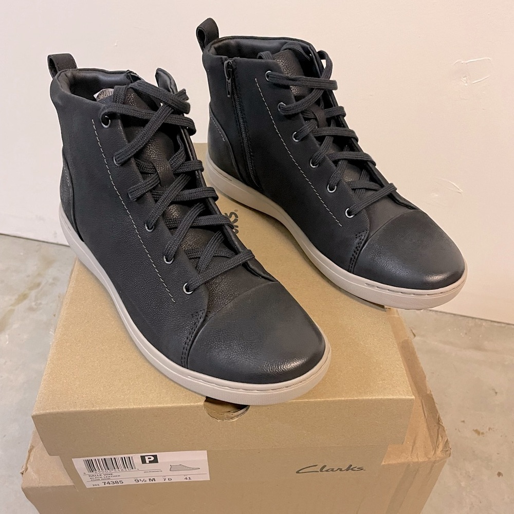 NIB. Clarks Women’s Black High-Top Sneakers